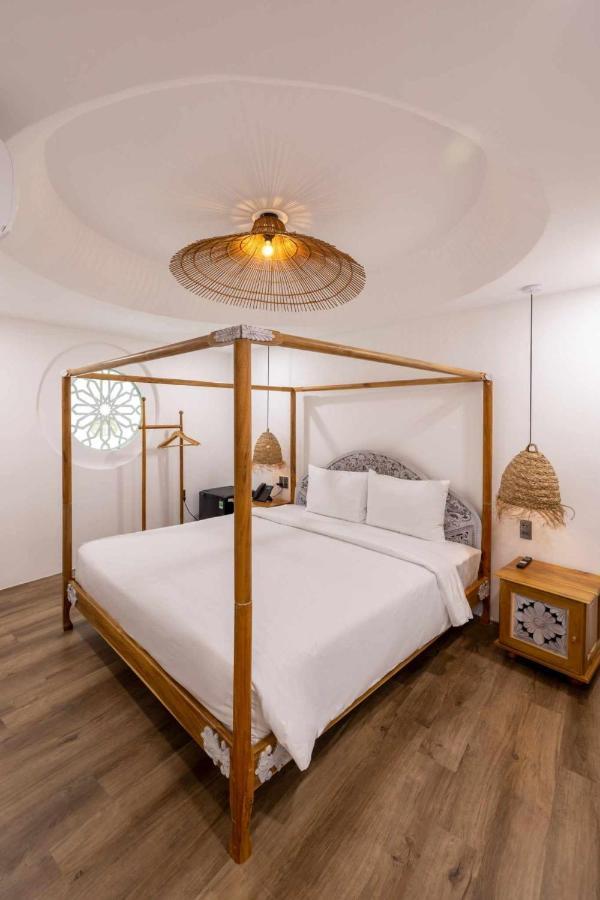 Pisces Hotel Hue Zewnętrze zdjęcie