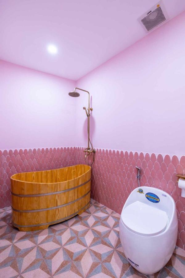 Pisces Hotel Hue Zewnętrze zdjęcie