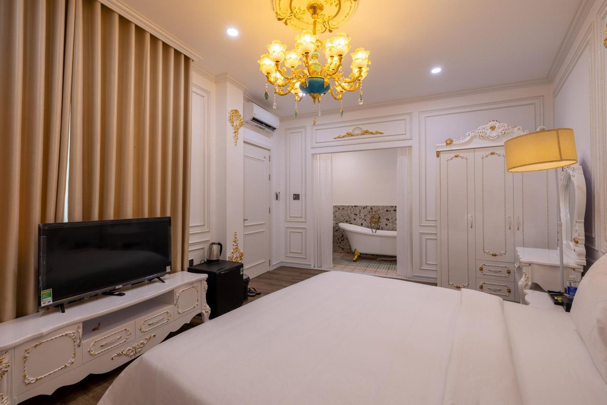Pisces Hotel Hue Zewnętrze zdjęcie
