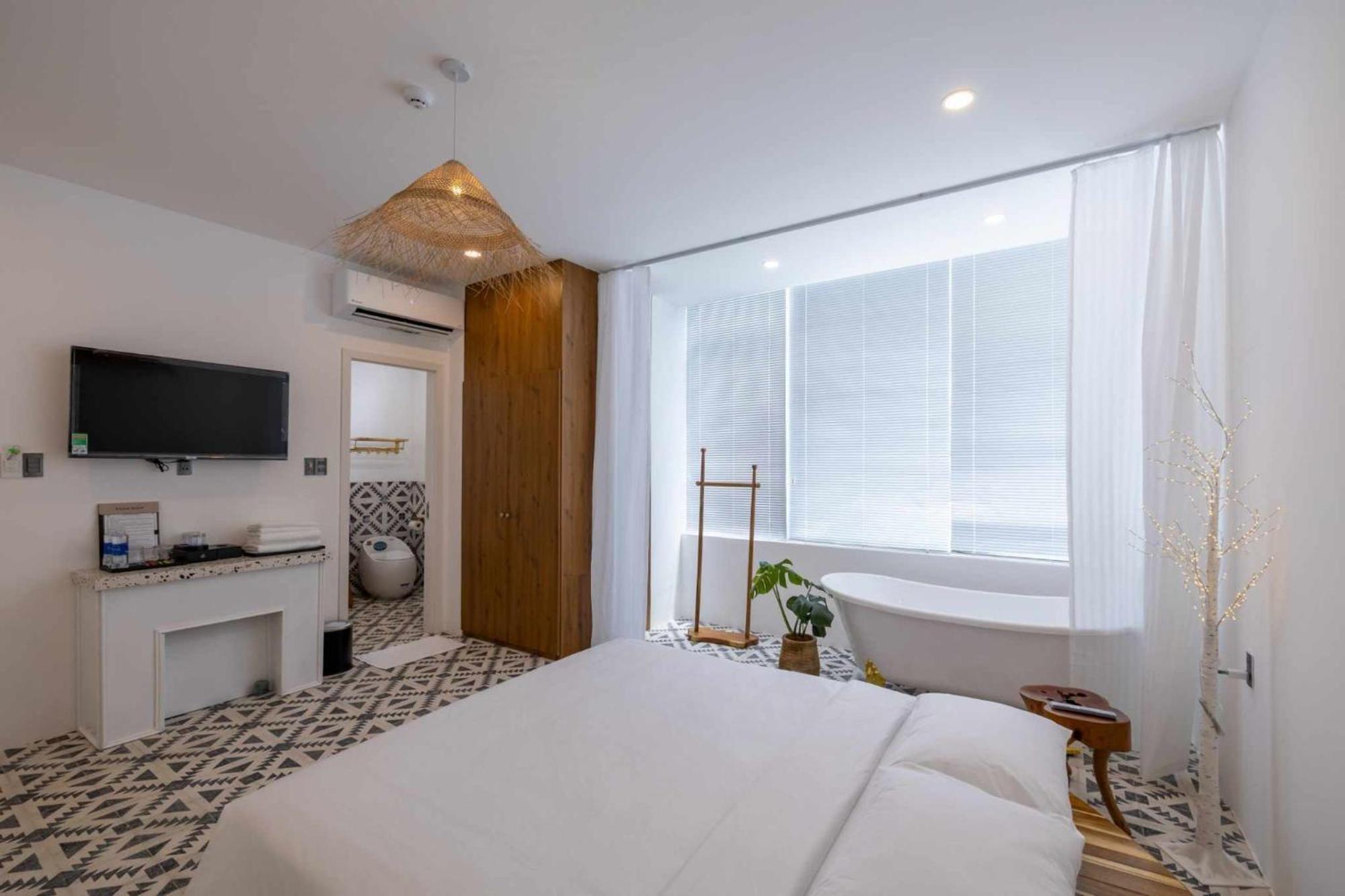 Pisces Hotel Hue Zewnętrze zdjęcie