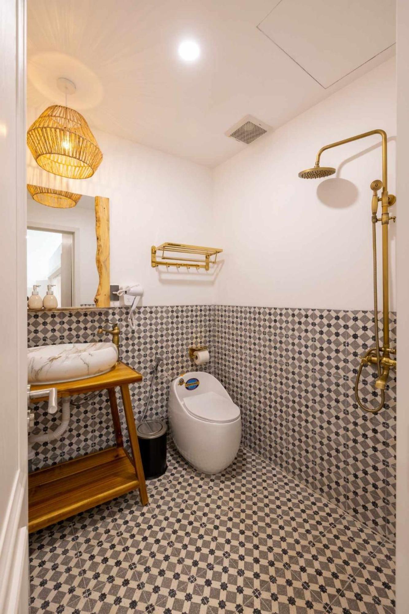 Pisces Hotel Hue Zewnętrze zdjęcie